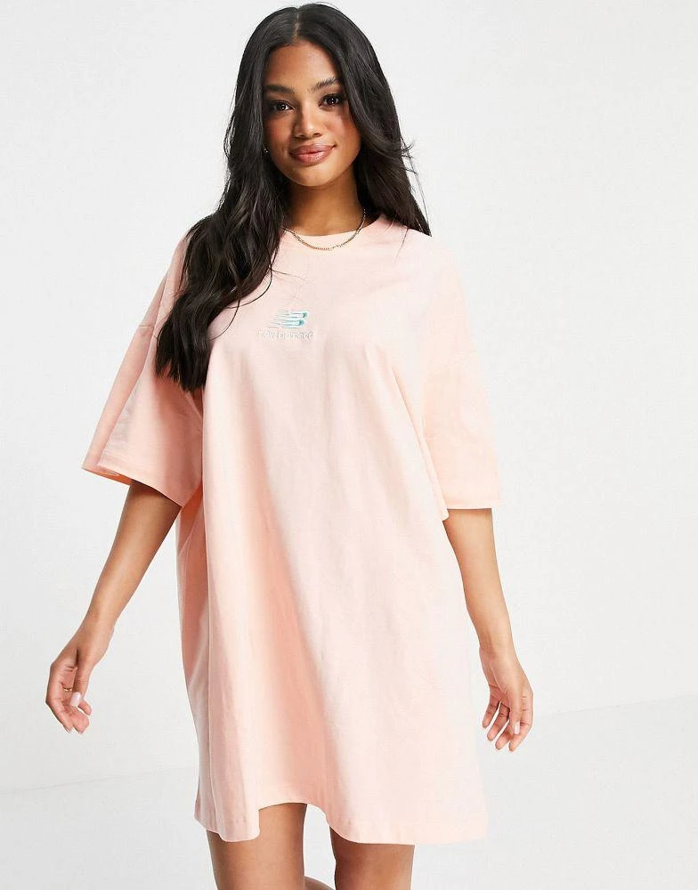 商品New Balance|New Balance t-shirt dress in pink - exclusive to ASOS,价格¥100,第4张图片详细描述