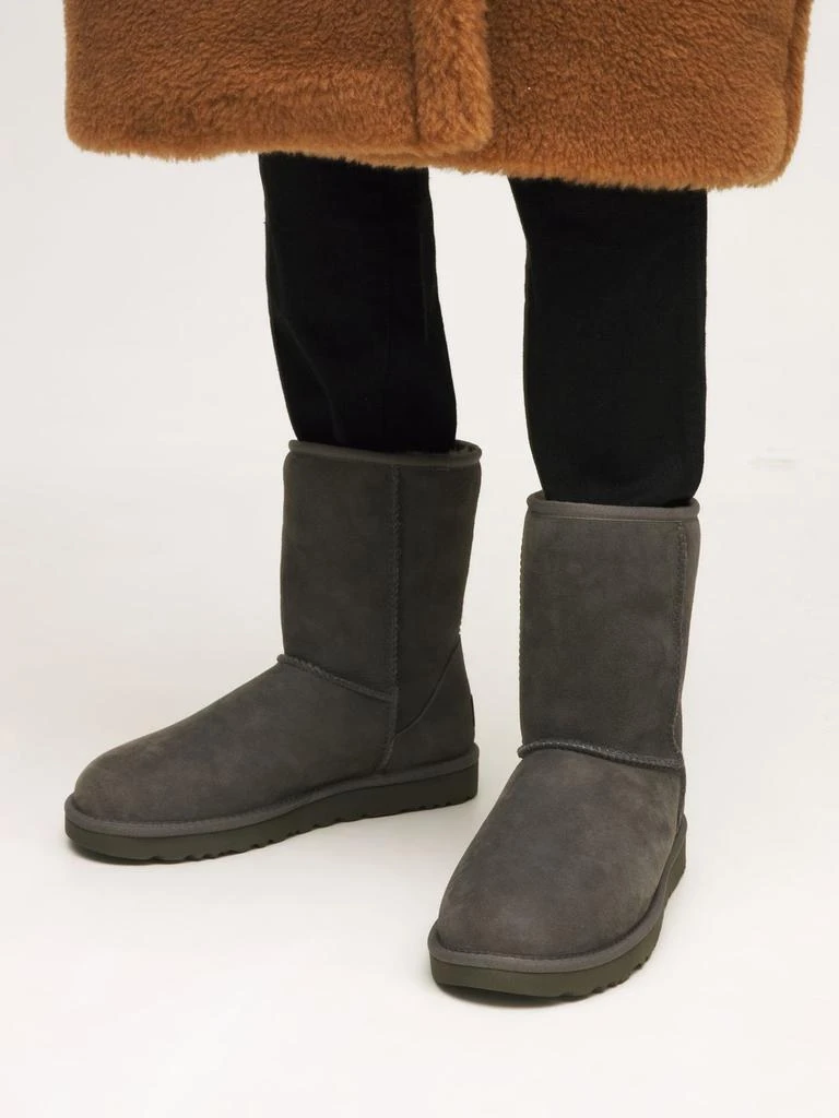 商品UGG|10mm Classic Short Ii Shearling Boots,价格¥1224,第2张图片详细描述