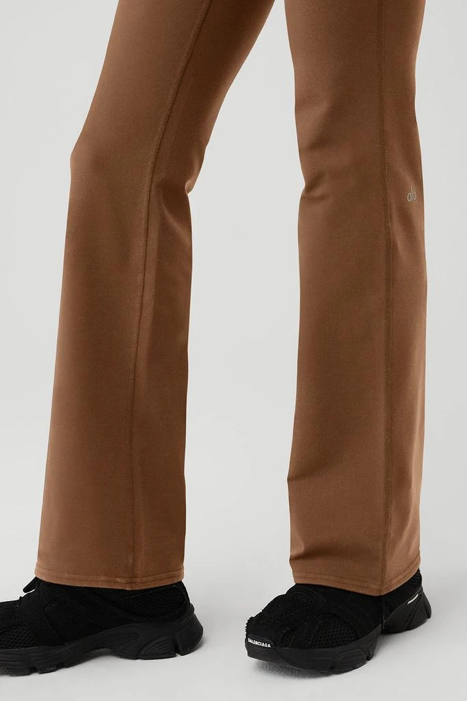 商品Alo|Airbrush Low-Rise Bootcut Legging - Cinnamon Brown,价格¥659,第4张图片详细描述