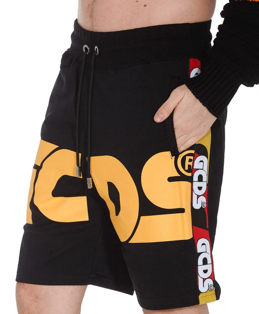 GCDS New Huge Logo Shorts 商品