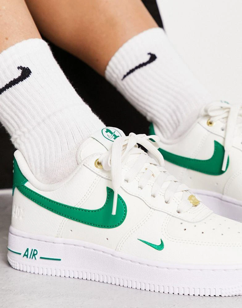 商品NIKE|Nike Air Force 1 '07 40th anniversary trainers in sail white and malachite green,价格¥1097,第3张图片详细描述