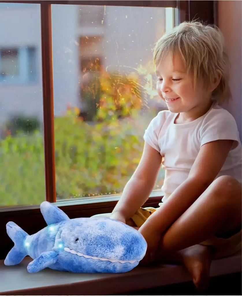商品Geoffrey's Toy Box|LED Light-Up Plush Shark, Created for Macy's,价格¥89,第2张图片详细描述
