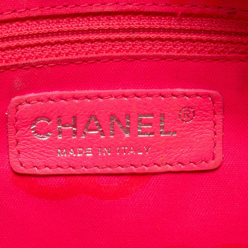Chanel White/Black Quilted Leather Ligne Cambon Pochette商品第10张图片规格展示