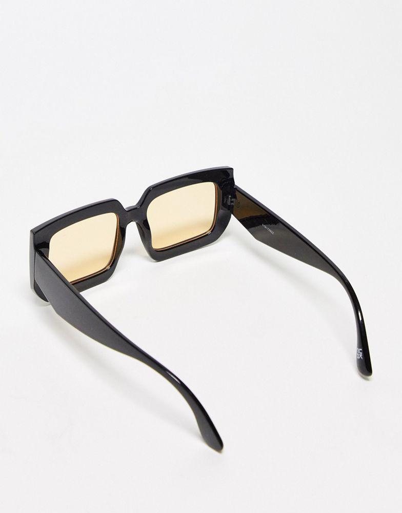 ASOS DESIGN 70s chunky oversized square sunglasses with taupe lens in black商品第4张图片规格展示