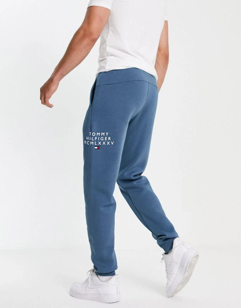 商品Tommy Hilfiger|Tommy Hilfiger charcoal blue joggers,价格¥861,第1张图片