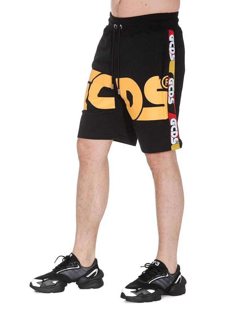 GCDS New Huge Logo Shorts 商品