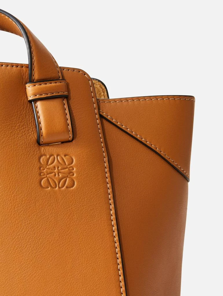 商品Loewe|Hammock Nugget Bucket Bag,价格¥9943,第5张图片详细描述