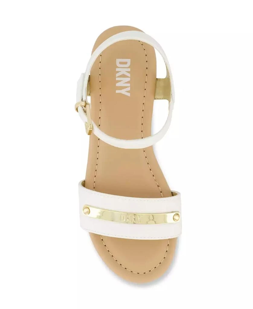 商品DKNY|Little and Big Girls Amber Metal Strap Wedge Sandals,价格¥188,第4张图片详细描述