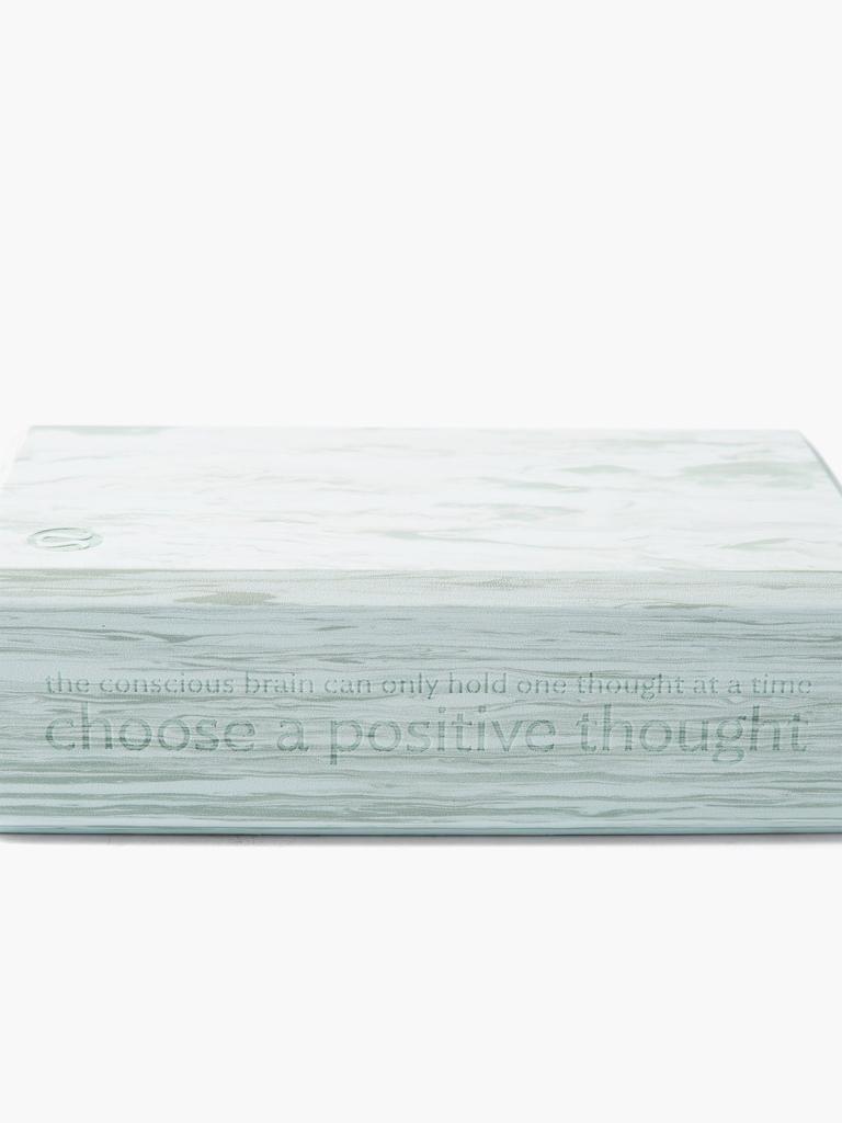 商品Lululemon|Lift and Lengthen marbled foam yoga block,价格¥149,第6张图片详细描述