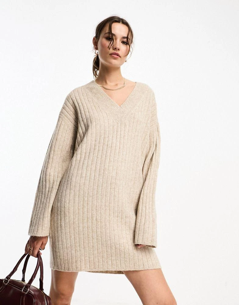 商品ASOS|ASOS DESIGN knitted jumper mini dress with v neck in oatmeal,价格¥110,第4张图片详细描述