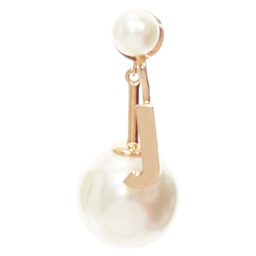 商品[二手商品] Dior|Christian  Tribale Gold J Letter Faux Pearl Dangling Pin Earring,价格¥2627,第1张图片