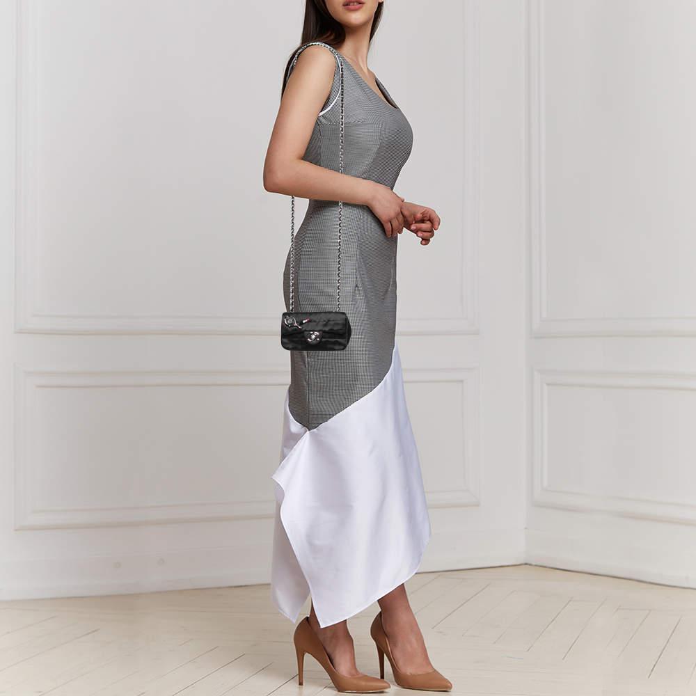 商品[二手商品] Chanel|Chanel Black Quilted Satin Square Charms Flap Bag,价格¥30035,第4张图片详细描述