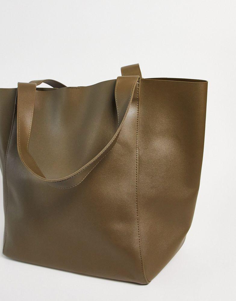 商品ASOS|ASOS DESIGN oversized tote bag in khaki faux leather with detachable wallet,价格¥220,第5张图片详细描述