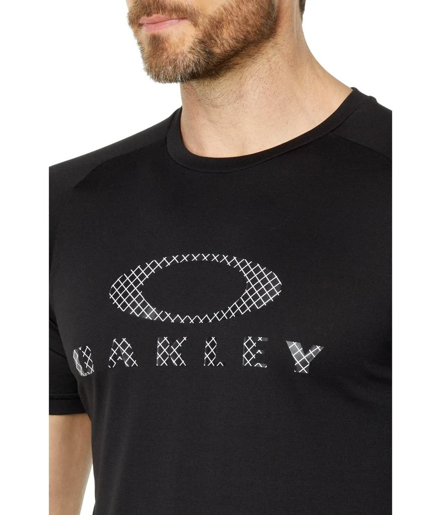商品Oakley|Static Wave Recycled Short Sleeve Tee 2.0,价格¥262,第3张图片详细描述