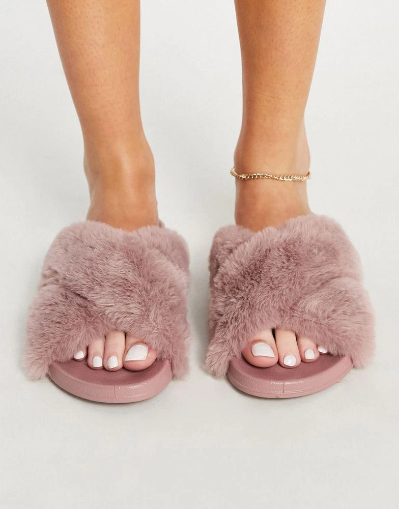 商品ASOS|ASOS DESIGN Fiona fluffy crossover sliders in dusty pink,价格¥67,第1张图片