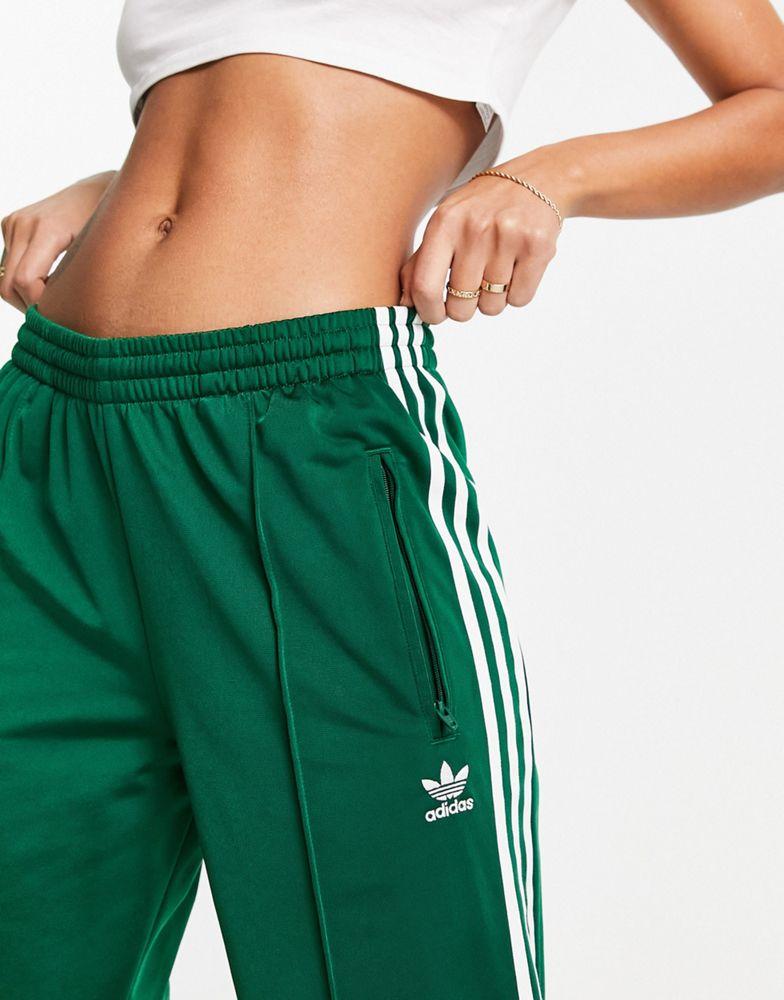 adidas Originals adicolor firebird joggers in dark green商品第2张图片规格展示