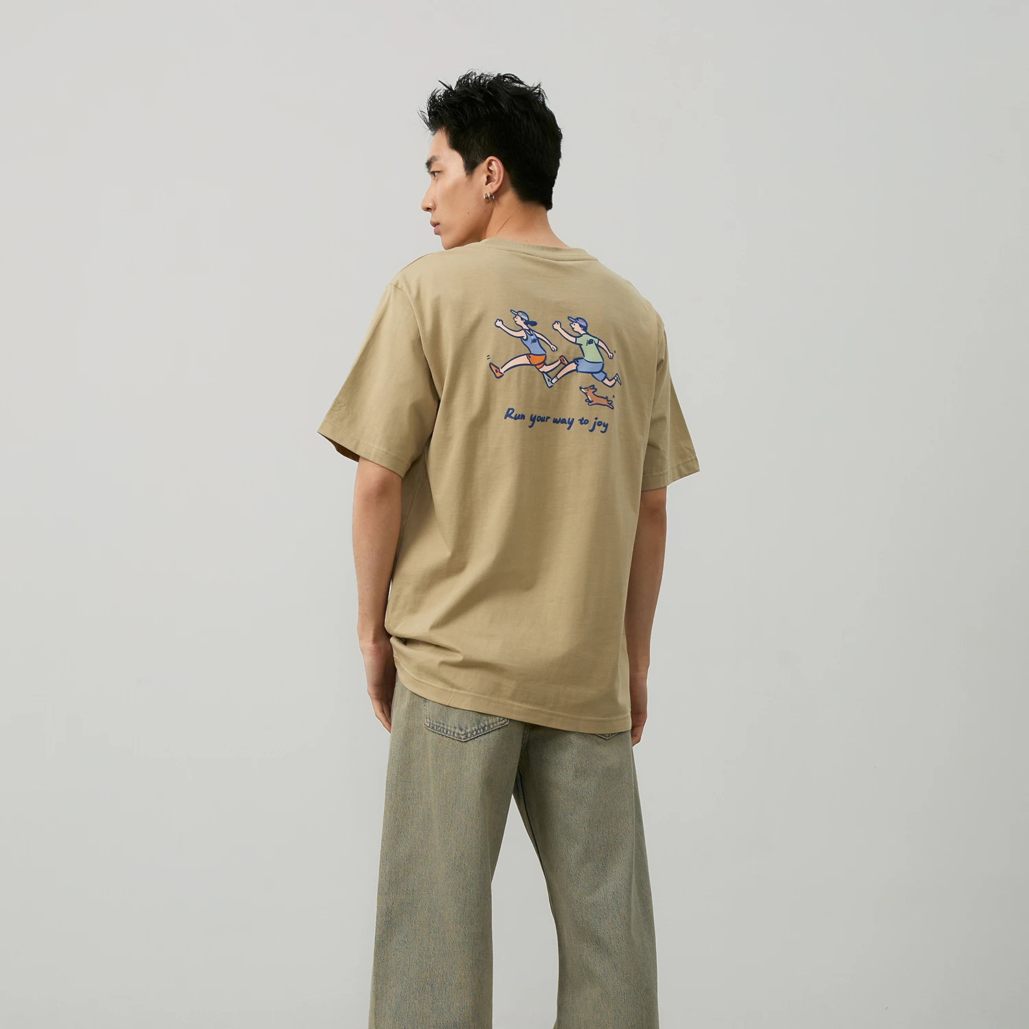 商品[国内直发] New Balance|x PK设计师联名款 向心生活插画系列 春日限定彩色印花漫画跑步健身训练舒适透气半袖T恤 男女同款 卡其色,价格¥293,第8张图片详细描述