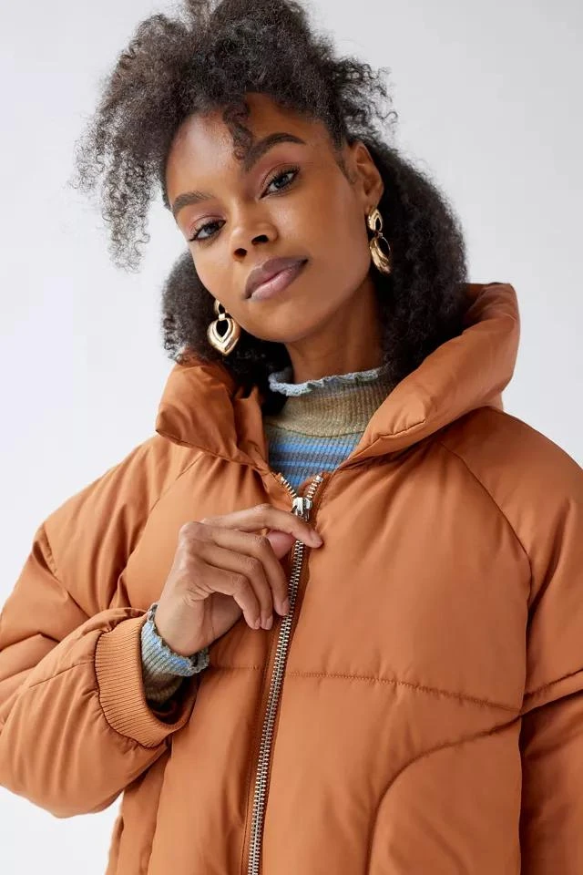 商品Urban Outfitters|UO Izzy Hooded Puffer Jacket,价格¥306,第5张图片详细描述