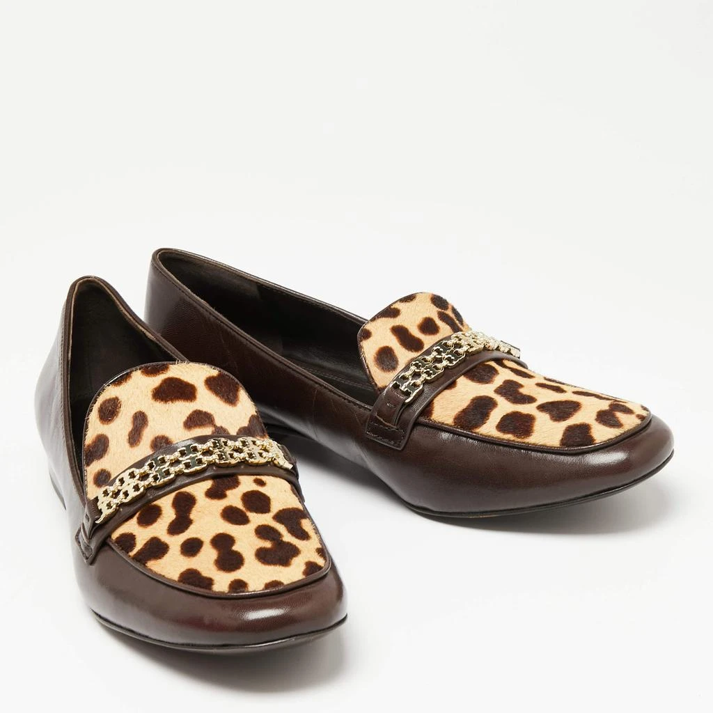 商品Tory Burch|Tory Burch Dark Brown Leather Leopard Print Calf hair Gemini Link Slip On Loafers Size 41,价格¥1425,第4张图片详细描述