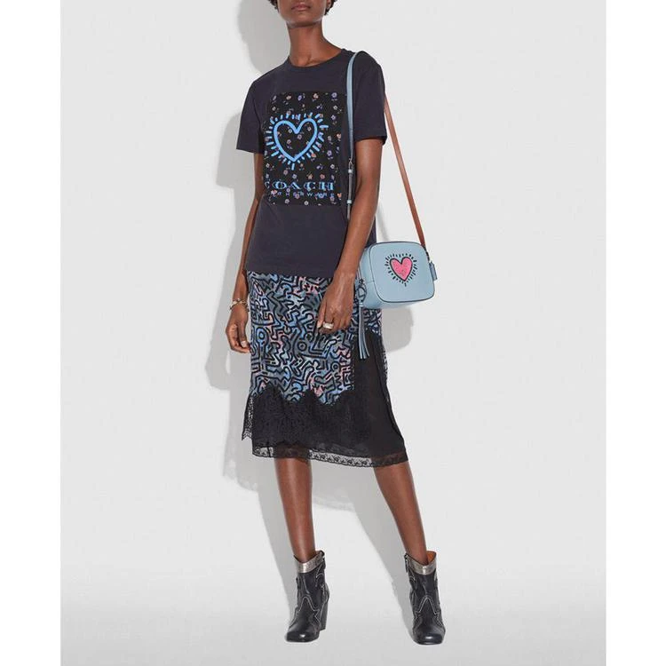 商品Coach|Keith Haring 爱心涂鸦相机包,价格¥1318,第2张图片详细描述