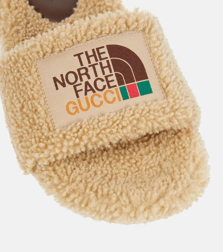 x The North Face shearling slides 商品