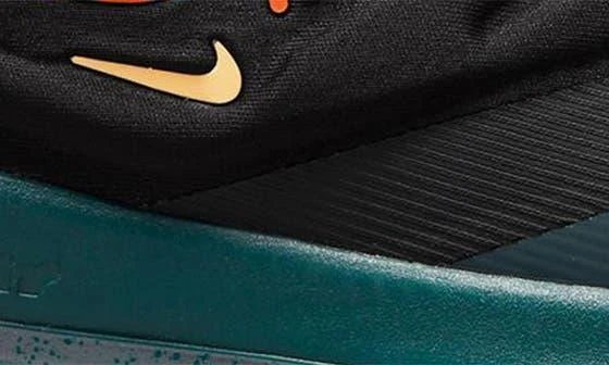 商品NIKE|Air Winflo 9 Water Repellent Running Shoe,价格¥737,第5张图片详细描述