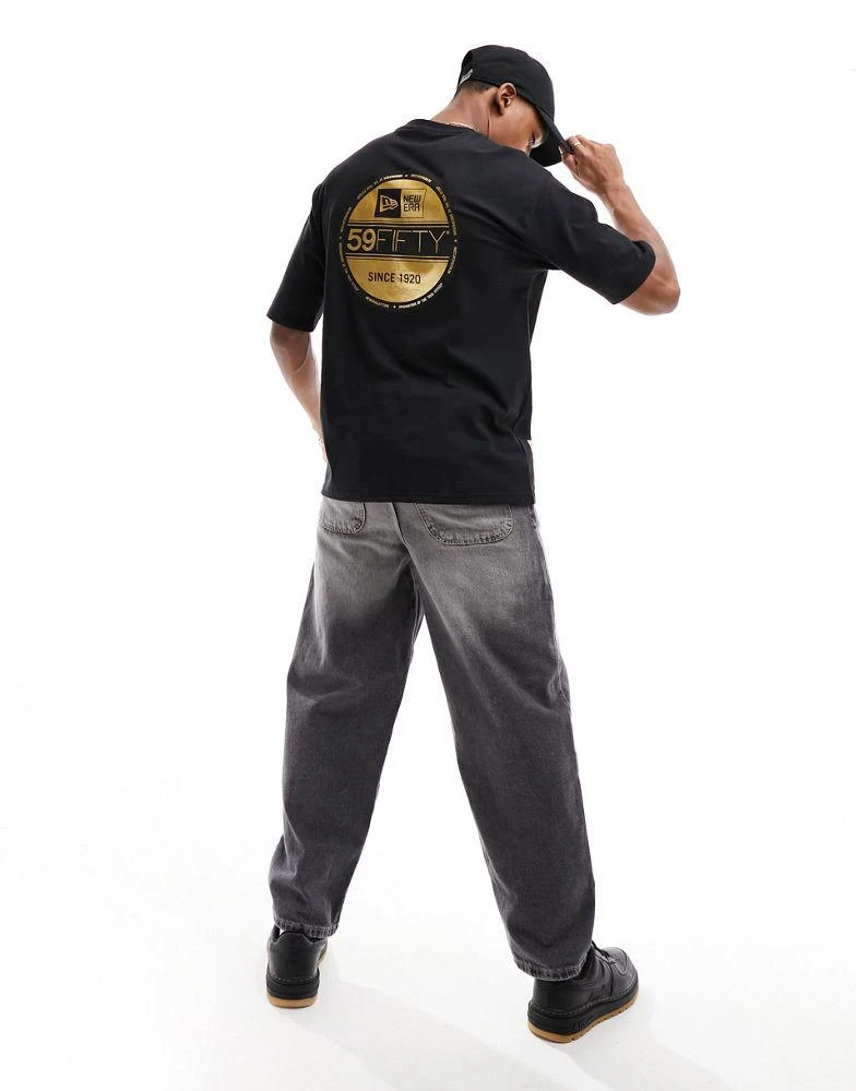 商品New Era|New Era sticker graphic back t-shirt with gold foil in black,价格¥224,第3张图片详细描述