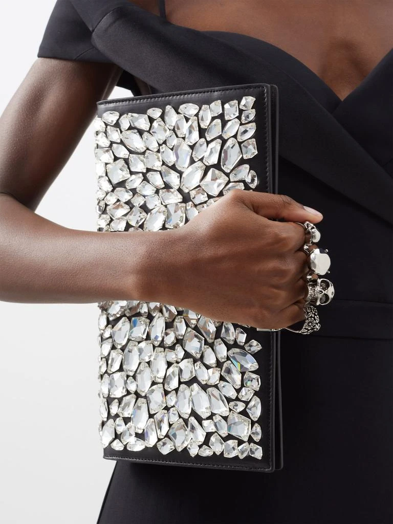 商品Alexander McQueen|Four Ring crystal-embellished leather clutch bag,价格¥32280,第2张图片详细描述