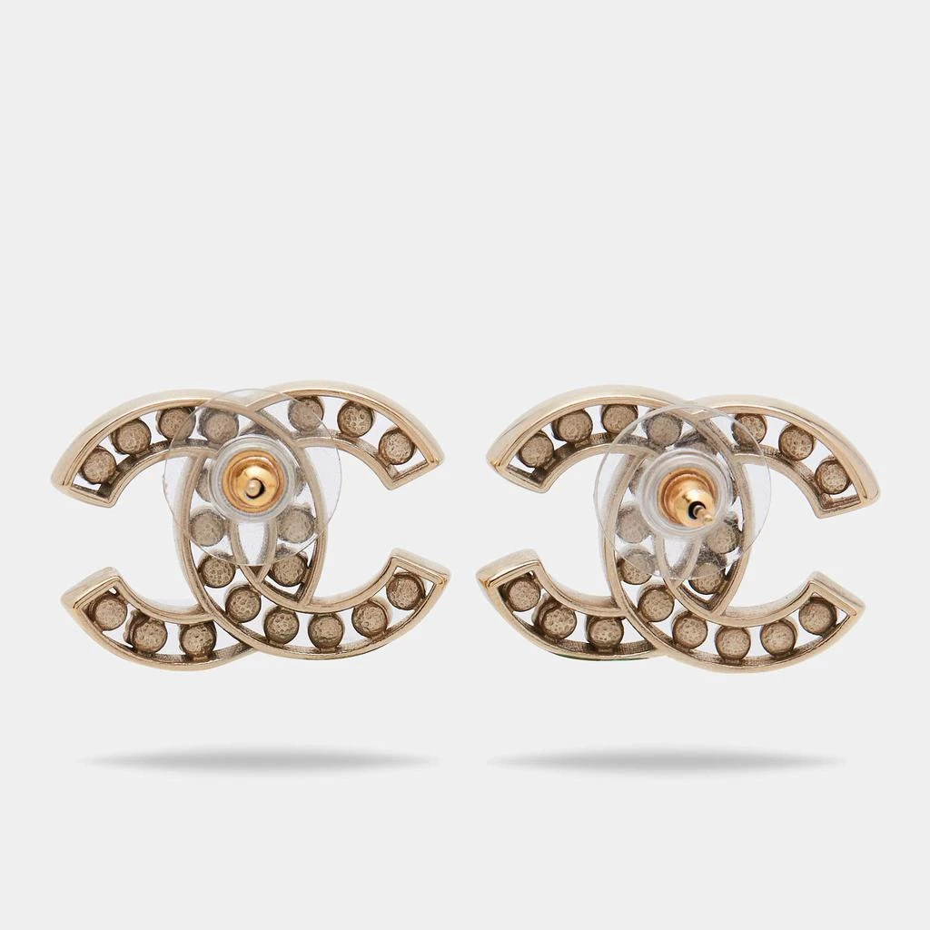 商品[二手商品] Chanel|Chanel Gold Tone Faux Pearls & Crystals CC Stud Earrings,价格¥5874,第3张图片详细描述