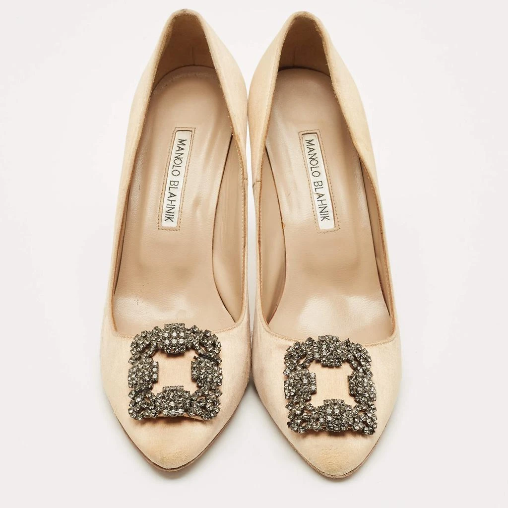 商品[二手商品] Manolo Blahnik|Manolo Blahnik Beige Satin Hangisi Crystal Embellished Pumps Size 41,价格¥4105,第3张图片详细描述