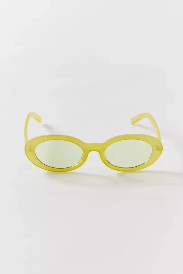 商品Urban Outfitters|Tabby Plastic Oval Sunglasses,价格¥38,第2张图片详细描述