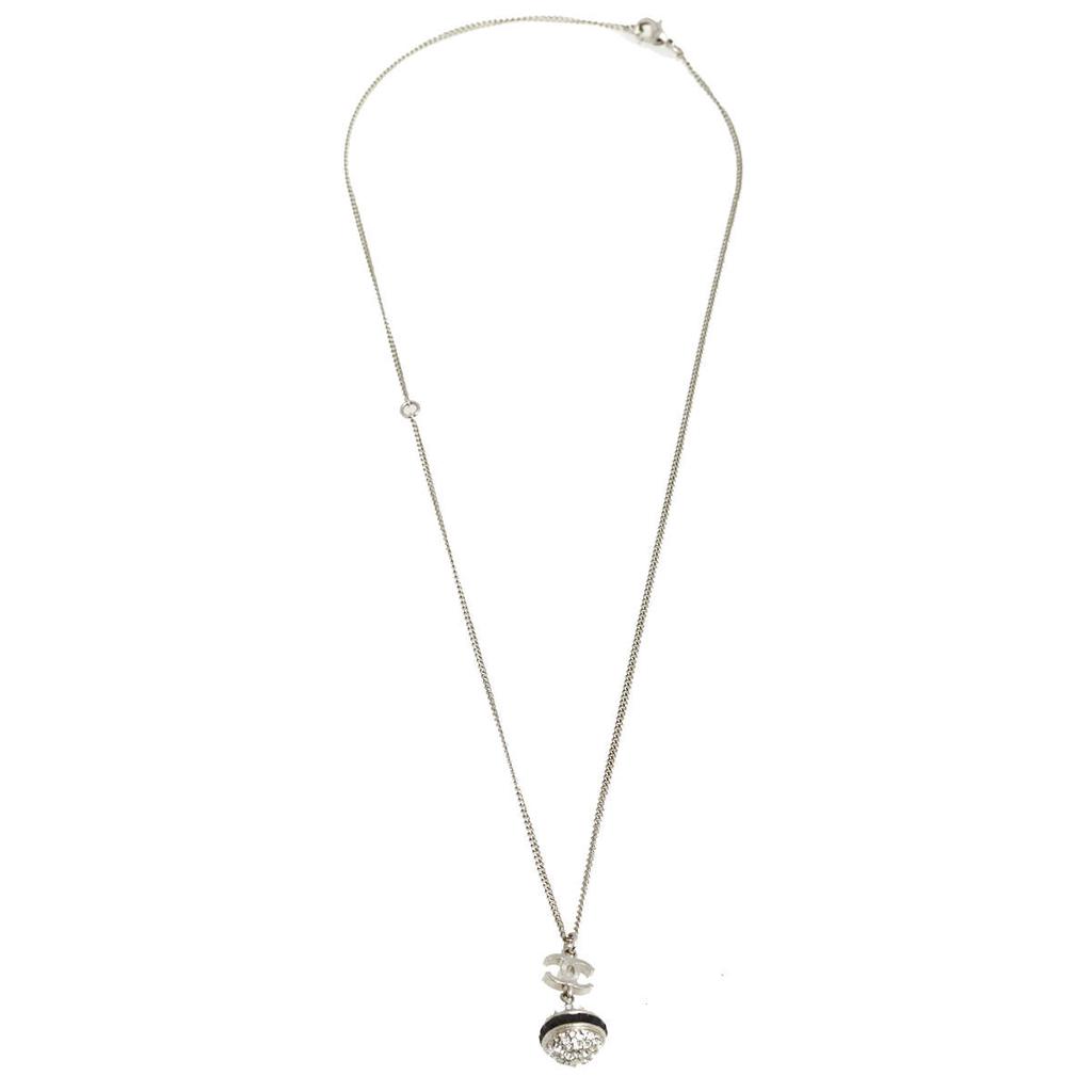 Chanel CC Silver Tone Metal Crystal Ball Pendant Necklace商品第2张图片规格展示