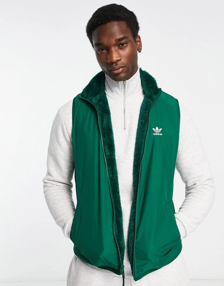 商品Adidas|adidas Originals Essentials+ fluffy full zip gilet in dark green,价格¥305,第4张图片详细描述