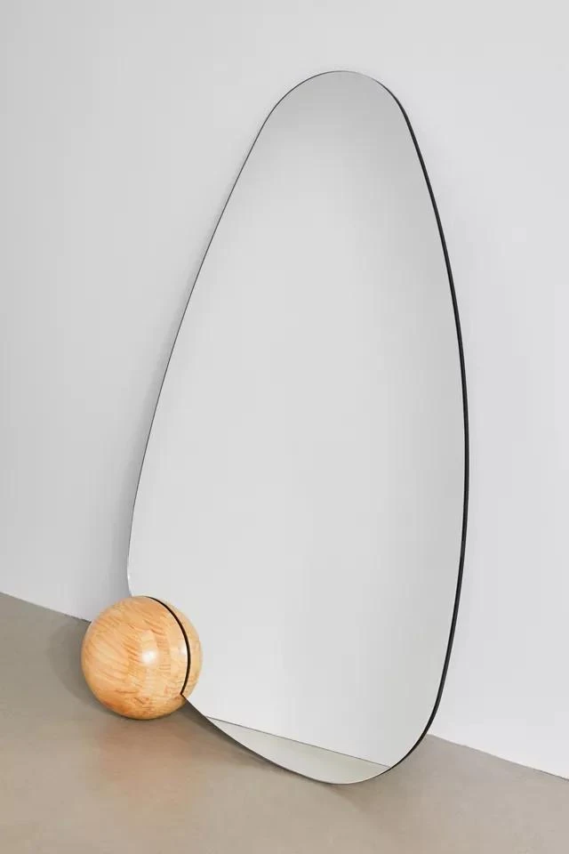 商品Urban Outfitters|Safi Floor Mirror,价格¥4468,第3张图片详细描述