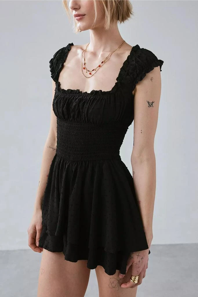 商品Urban Outfitters|UO Rosie Smocked Tiered Ruffle Romper,价格¥112,第2张图片详细描述