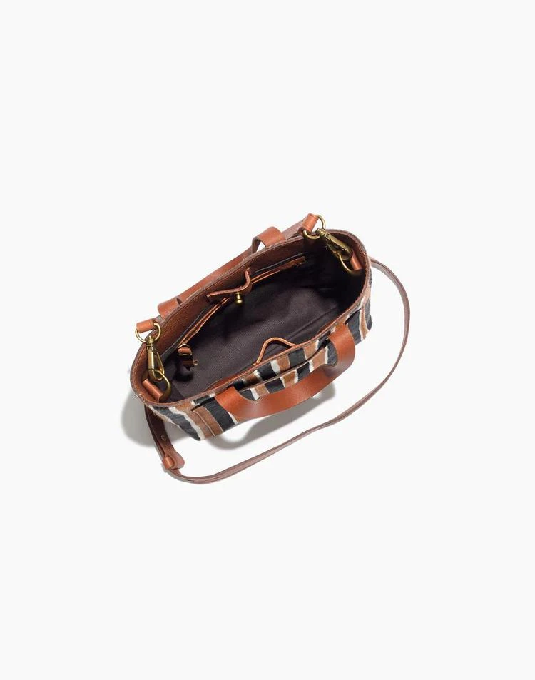 商品Madewell|The Small Transport Crossbody in Striped Calf Hair,价格¥789,第3张图片详细描述