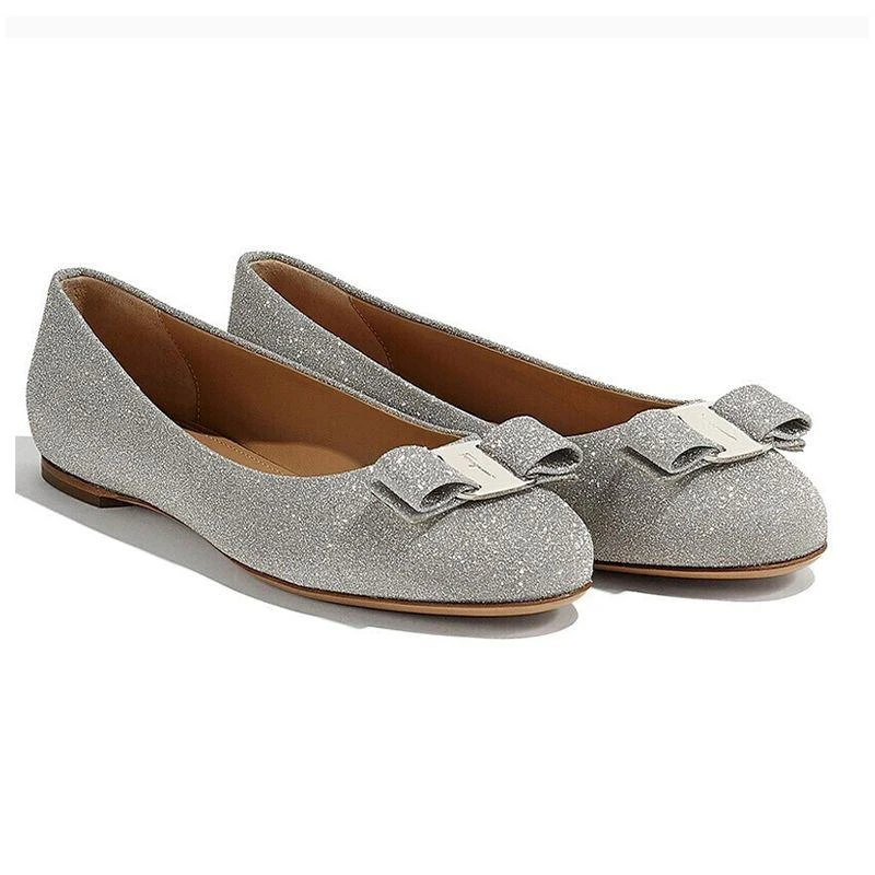 商品Salvatore Ferragamo|香港直邮SALVATOREFERRAGAMO菲拉格慕银色牛皮蝴蝶结平底鞋709613,价格¥5622,第13张图片详细描述