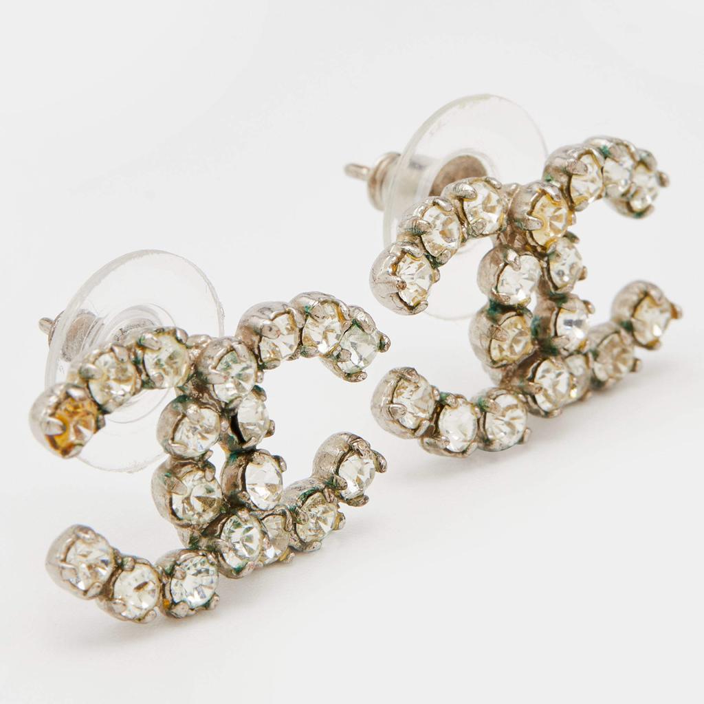Chanel Silver Tone Crystal CC Stud Earrings商品第2张图片规格展示