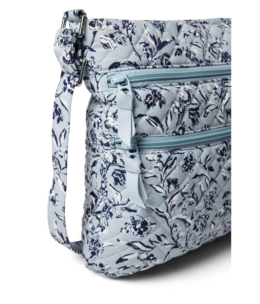 商品Vera Bradley|Cotton Triple Zip Hipster Crossbody Purse,价格¥566,第4张图片详细描述