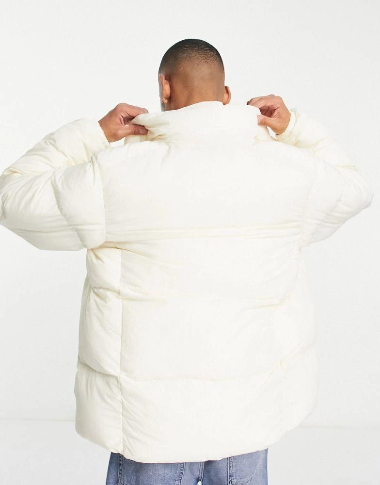 商品Columbia|Columbia Puffect crinkle nylon puffer jacket in off white Exclusive at ASOS,价格¥850,第2张图片详细描述