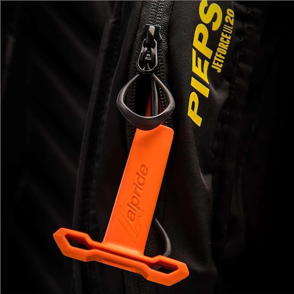 商品Black Diamond|Black Diamond Pieps JetForce UL 20L Avalanche Airbag Pack,价格¥7022,第3张图片详细描述