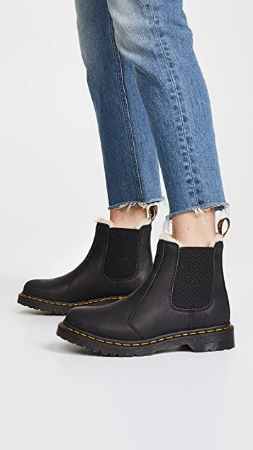 商品Dr. Martens 马汀博士|Leonore Sherpa 切尔西靴,价格¥1026,第2张图片详细描述