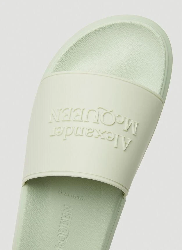 商品Alexander McQueen|Pool Embossed Logo Slides in Green,价格¥752,第5张图片详细描述