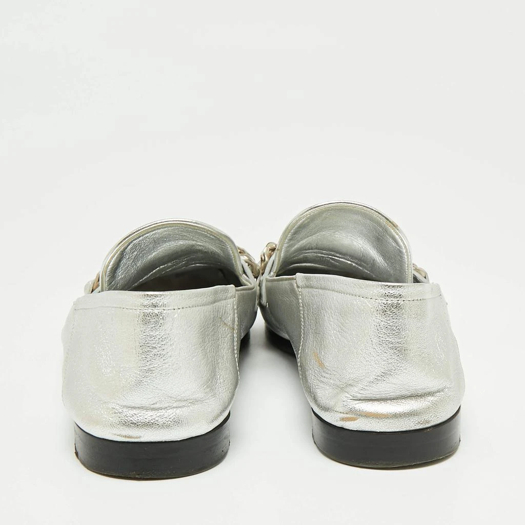 商品[二手商品] Louis Vuitton|Louis Vuitton Silver Leather V Chain Embellished Loafers Size 38.5,价格¥813,第5张图片详细描述