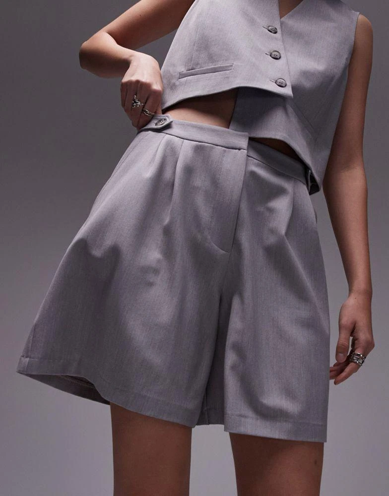 商品Topshop|Topshop co-ord side tab knee short in grey,价格¥133,第2张图片详细描述