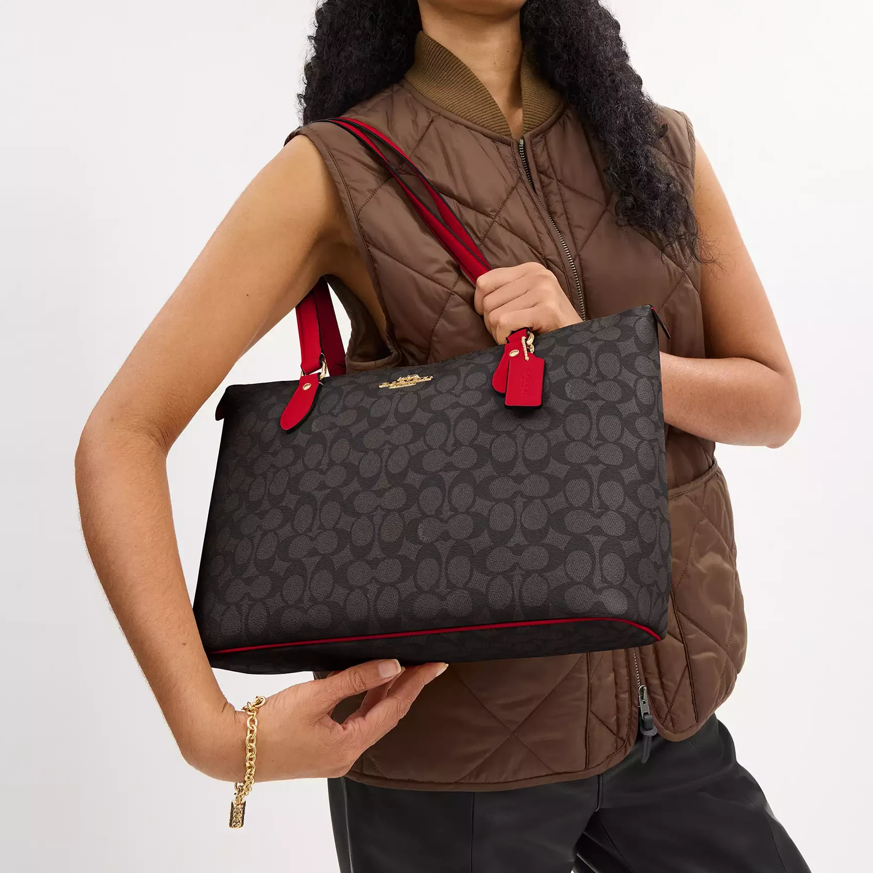 商品[国内直发] Coach|蔻驰 Gallery 36经典老花拉链开合 涂层帆布 托特包Tote包购物袋手提包 大号 女款 咖红,价格¥1547,第5张图片详细描述