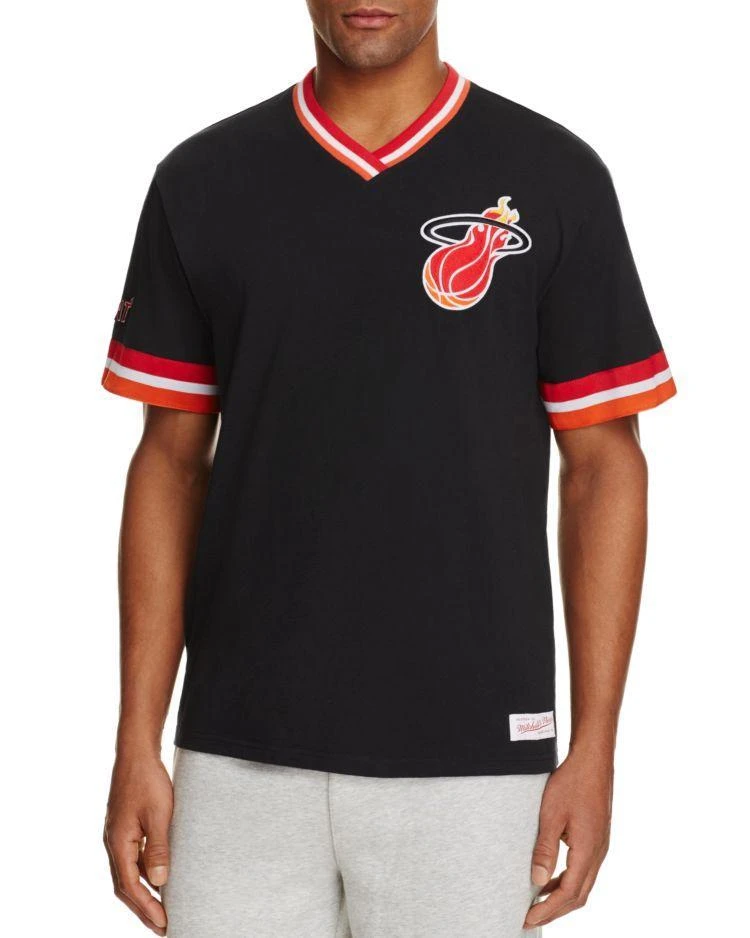 商品Mitchell & Ness|Miami Heat Vintage V-Neck Tee,价格¥225,第1张图片