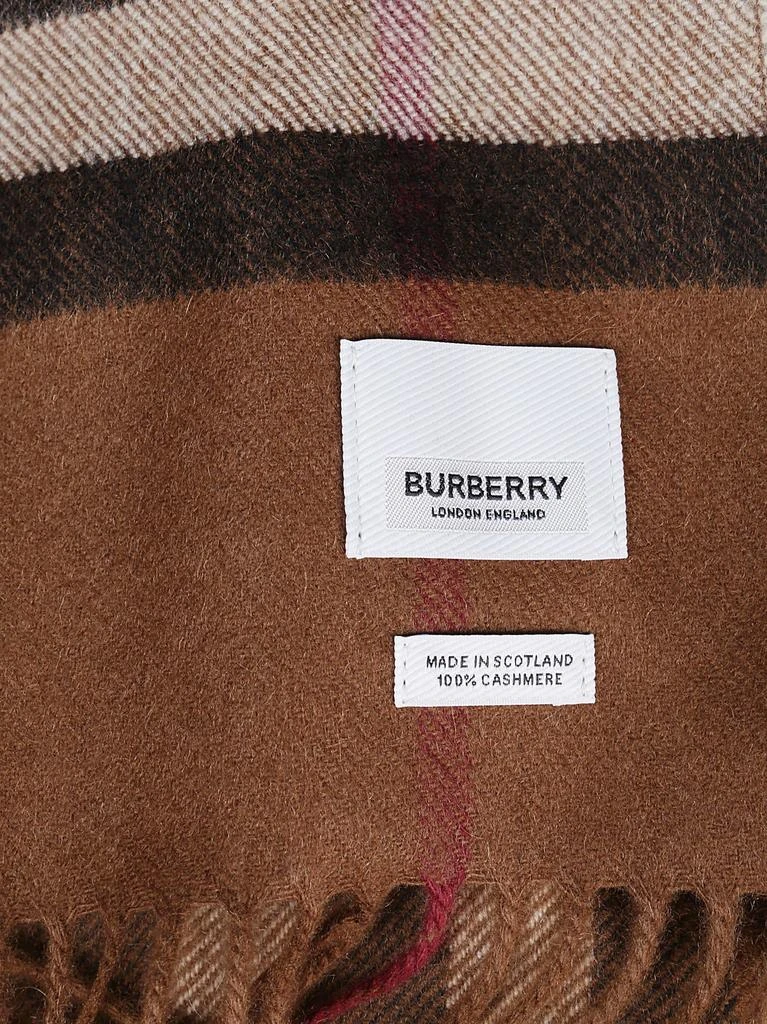 商品Burberry|Burberry Giant Check Scarf,价格¥3334,第2张图片详细描述