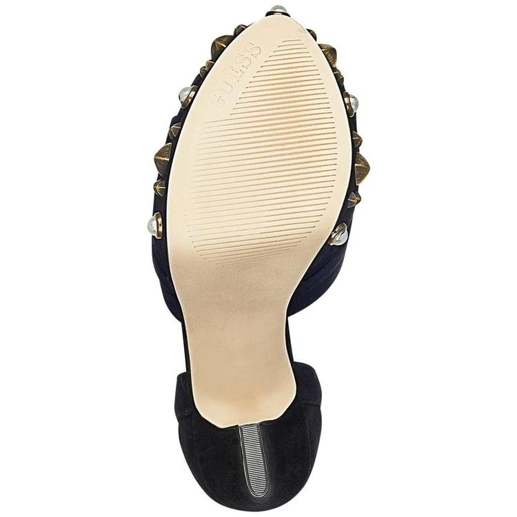 商品GUESS|Women's Kenzie Studded Platform Sandals,价格¥286,第5张图片详细描述