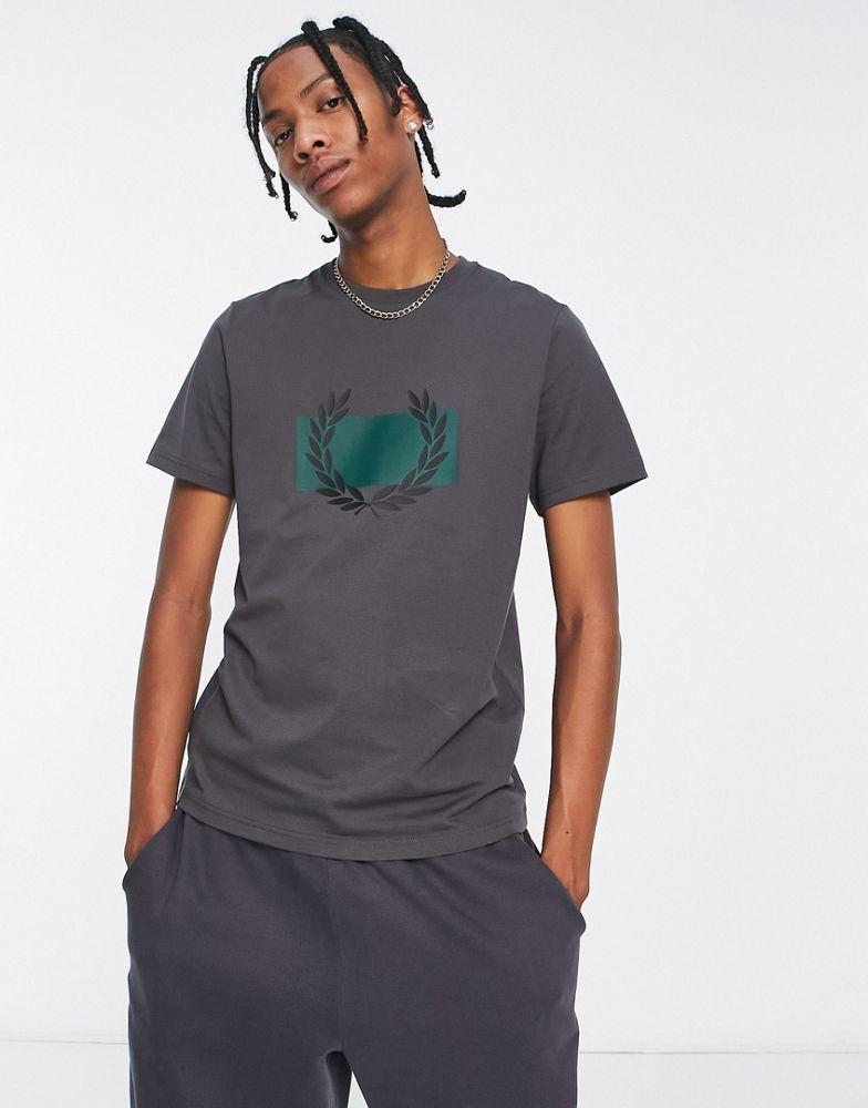 商品Fred Perry|Fred Perry laurel wreath graphic t-shirt in grey,价格¥481,第6张图片详细描述